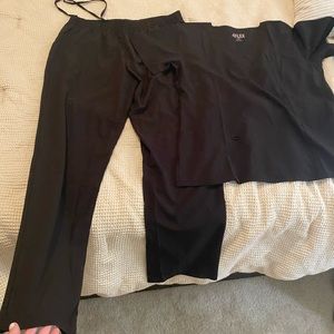 Black. Size XL. scrub set.